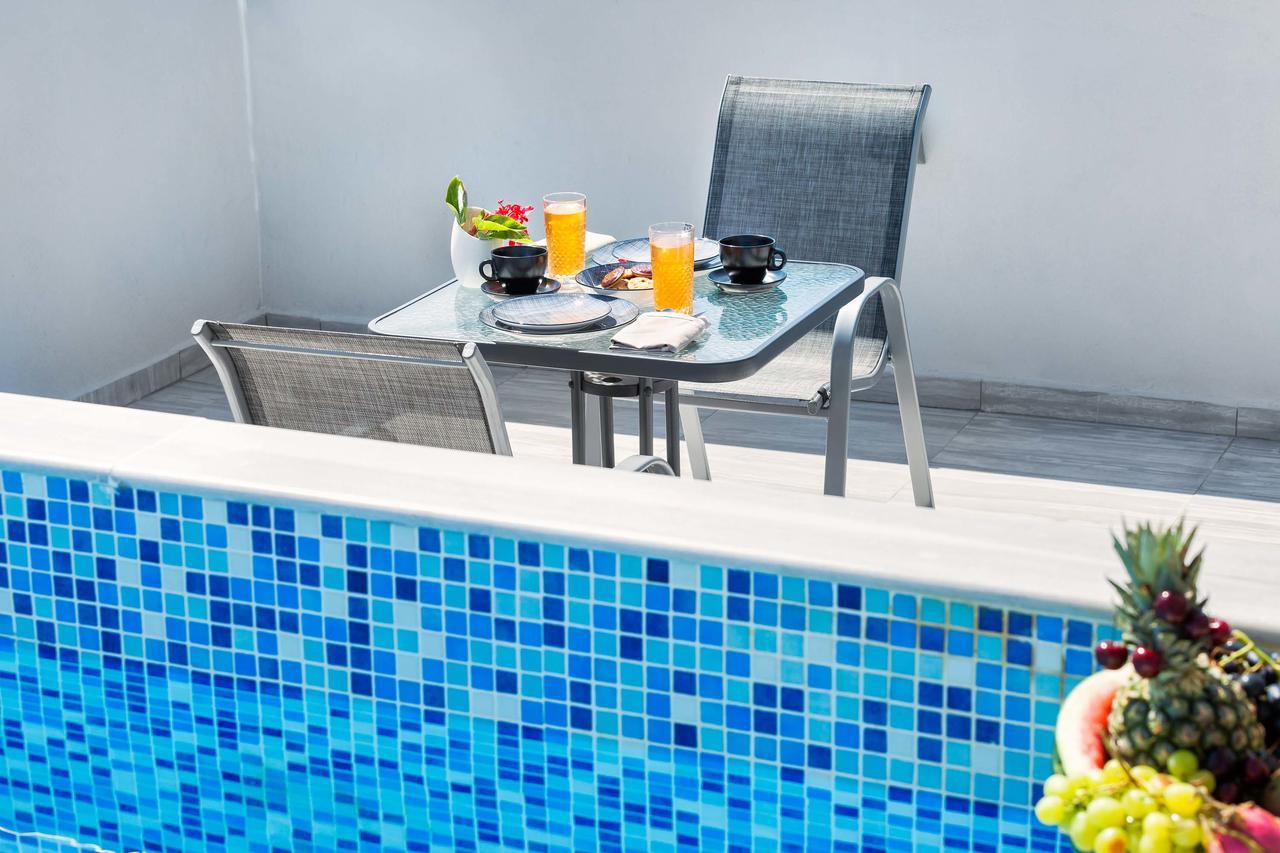 Nymphes Deluxe Accommodation 페프코초리 외부 사진